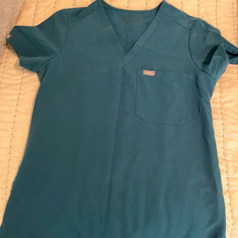 Figs scrub top